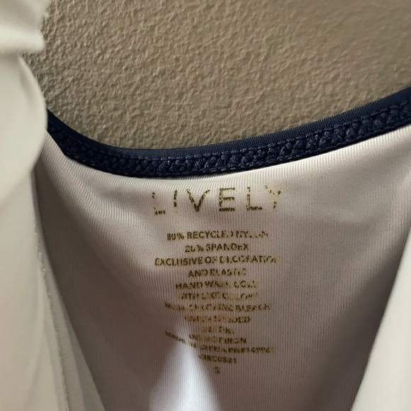 Lively Stylish Two-Tone Swimsuit Size S - Picture 8 of 8